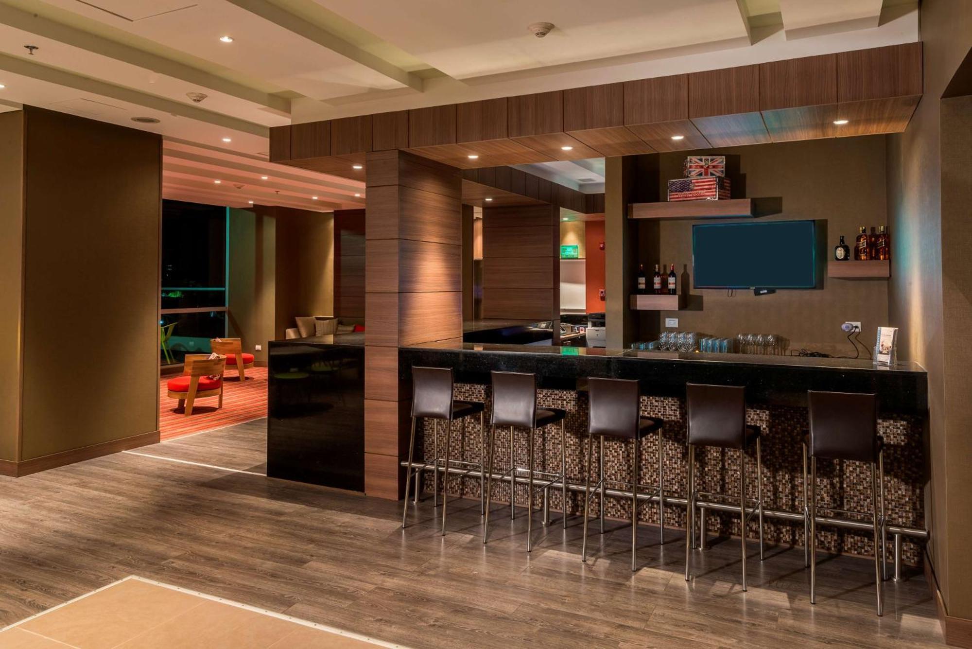 Hampton By Hilton 4* Cali