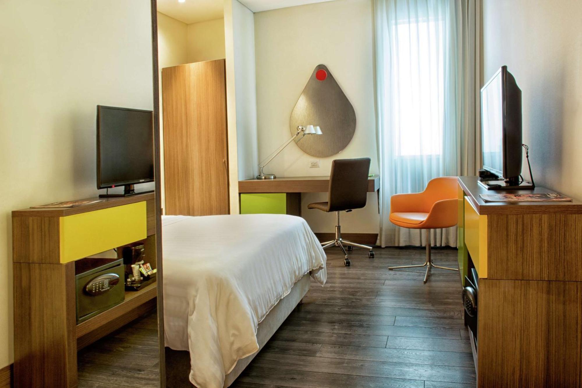 Hampton By Hilton Cali