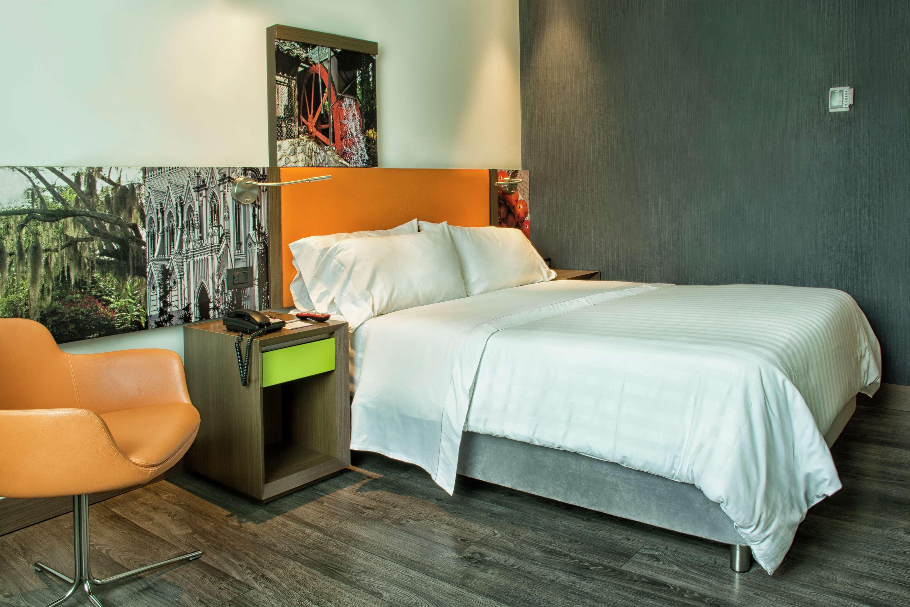 Hampton By Hilton Hotel Cali