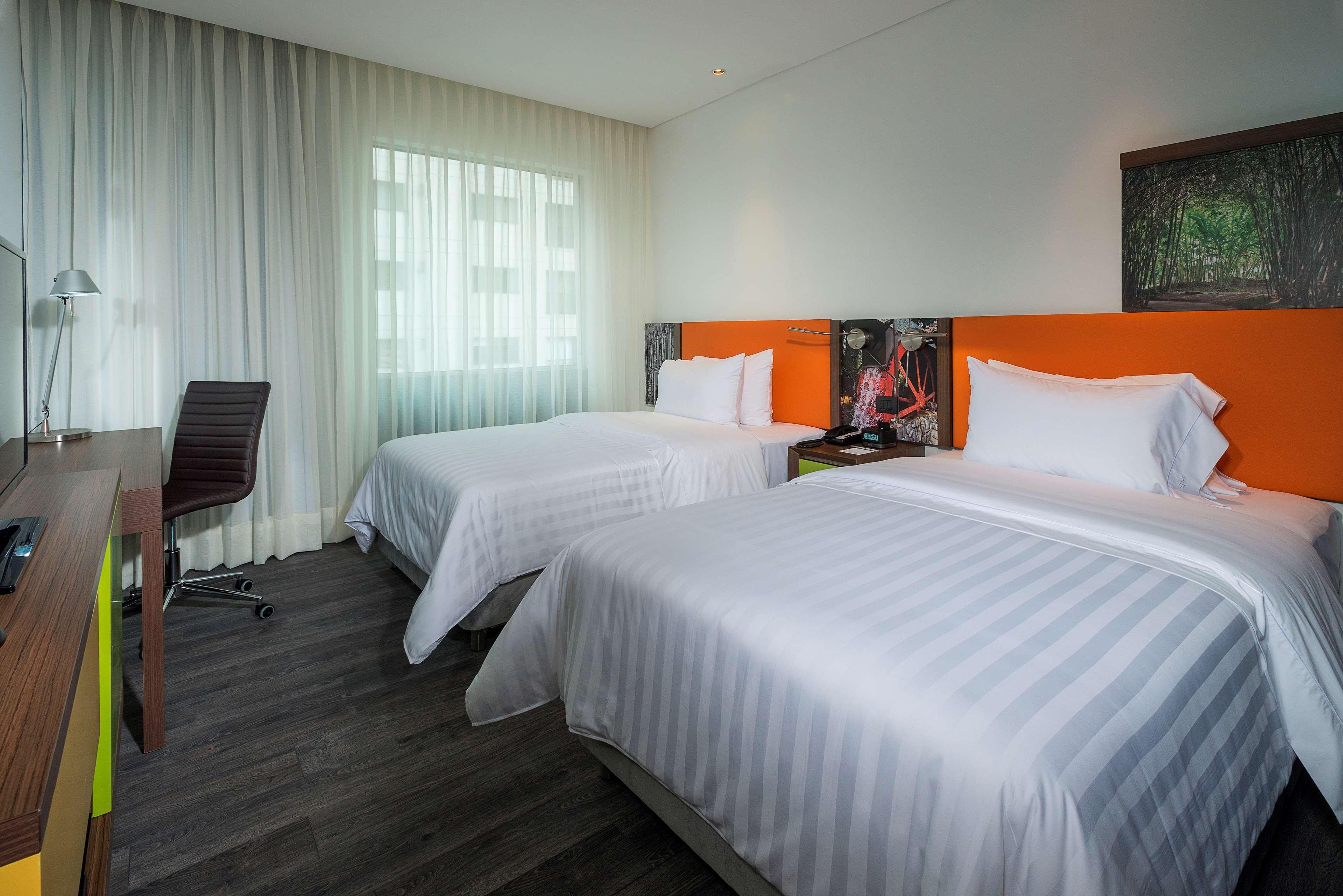 Hampton By Hilton Cali