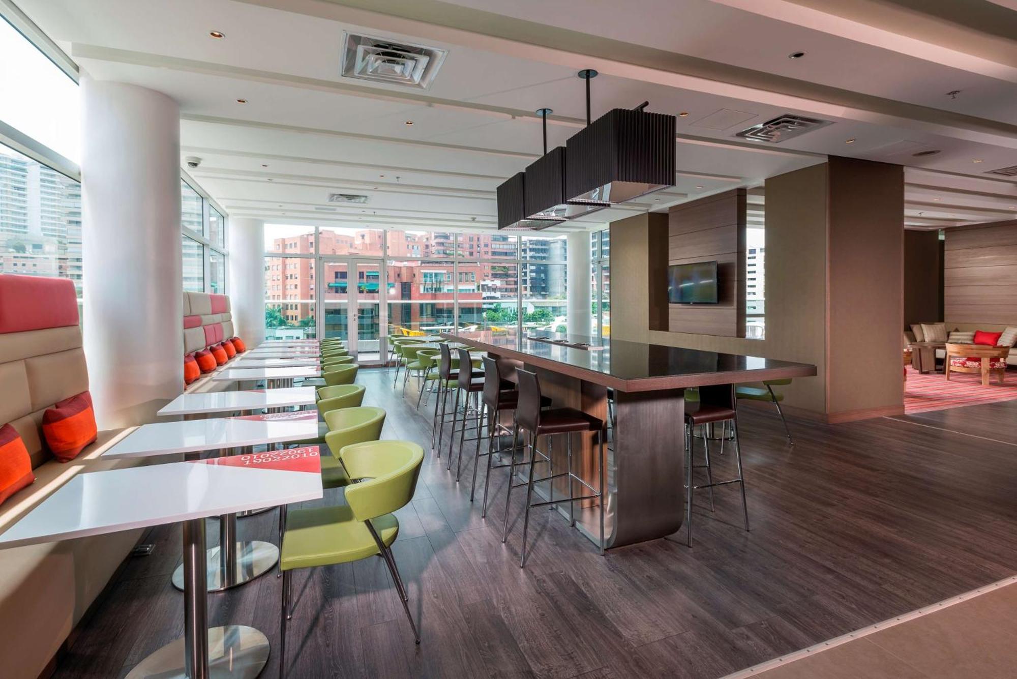 Hampton By Hilton Hotel Cali